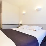 Plazza מלון 3*