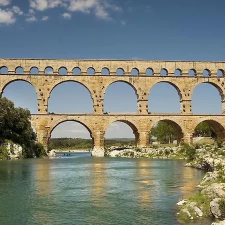 Hotell Plazza Nîmes