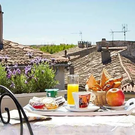 Plazza Hotel 3*